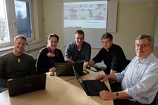 Das Projektteam der AWT GmbH und Hochschule Nordhausen präsentieren den neuen Webauftritt Das Projektteam der AWT GmbH und Hochschule Nordhausen präsentieren den neuen Webauftritt