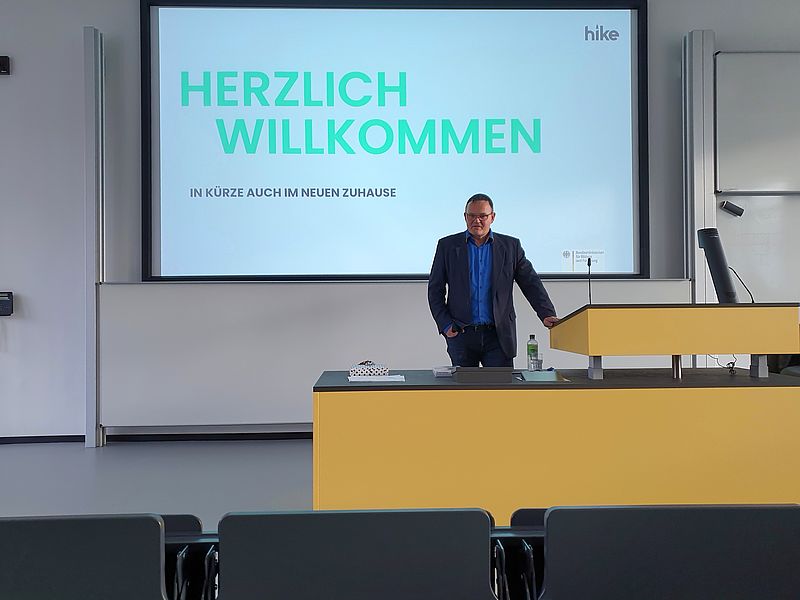 Prof. Wagner eröffnet die Veranstaltung